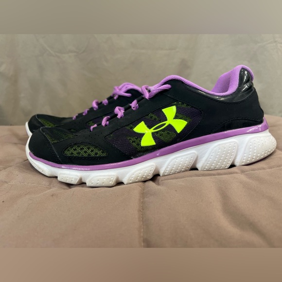 Under Armour Low Top Shoes - Purple & Black - Size 7 Youth - Picture 2 of 11
